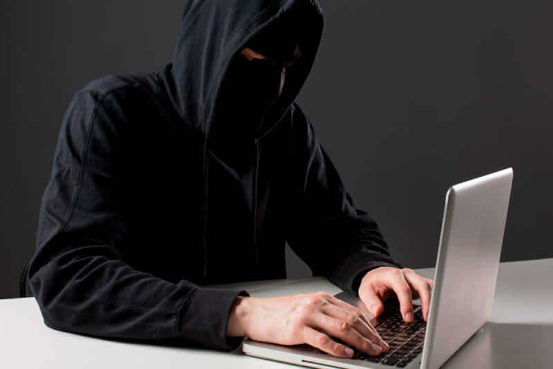 出会い系で巨乳女子のセフレ化を狙う際の注意点